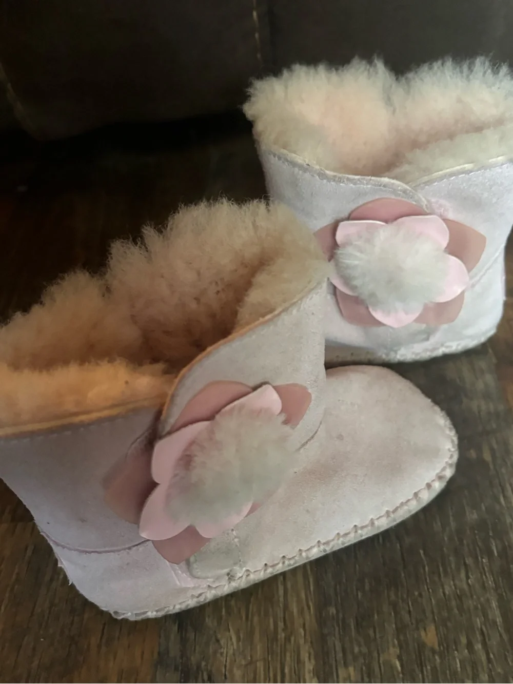 UGG light pink Sherpa lined boots toddler size 4/5